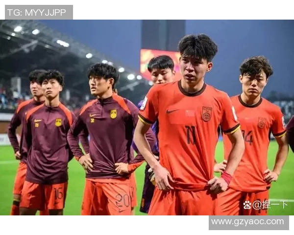 足球场上的传奇巨星如何改变比赛格局与球迷心中的偶像地位